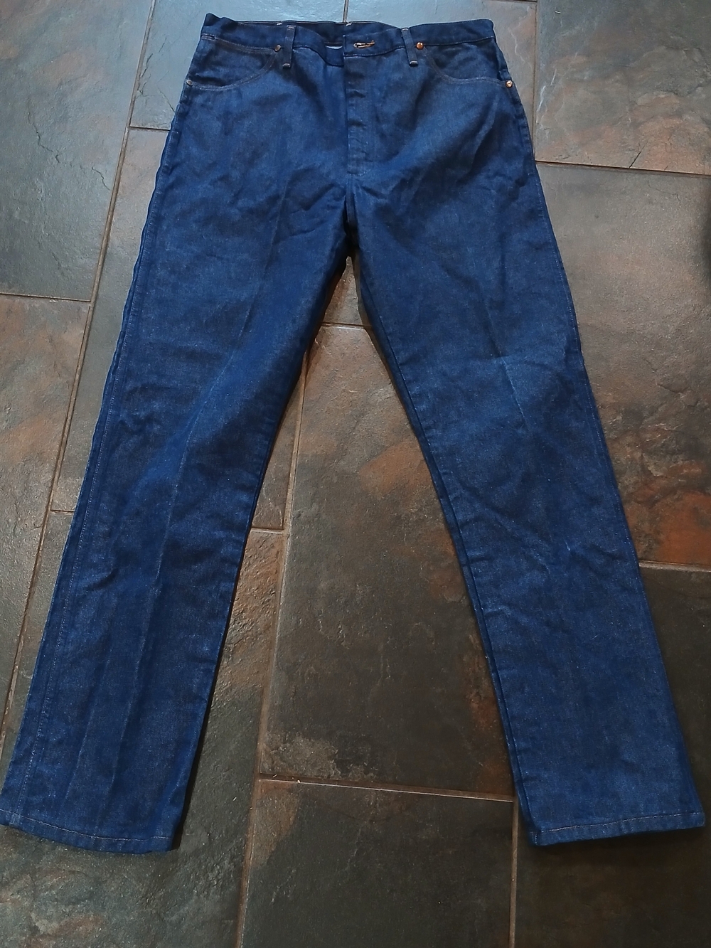 13MWZ Wrangler Straight-Leg Deep Blue Jeans 38x34